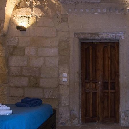 לינה וארוחת בוקר סן צ'זריו די לצ'ה La Dimora Delle Grazie מראה חיצוני תמונה