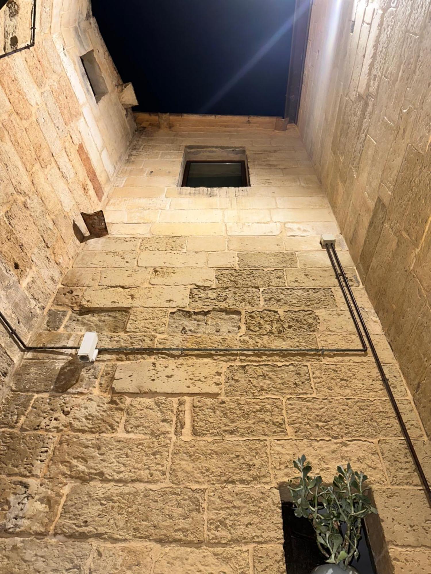 לינה וארוחת בוקר סן צ'זריו די לצ'ה La Dimora Delle Grazie מראה חיצוני תמונה