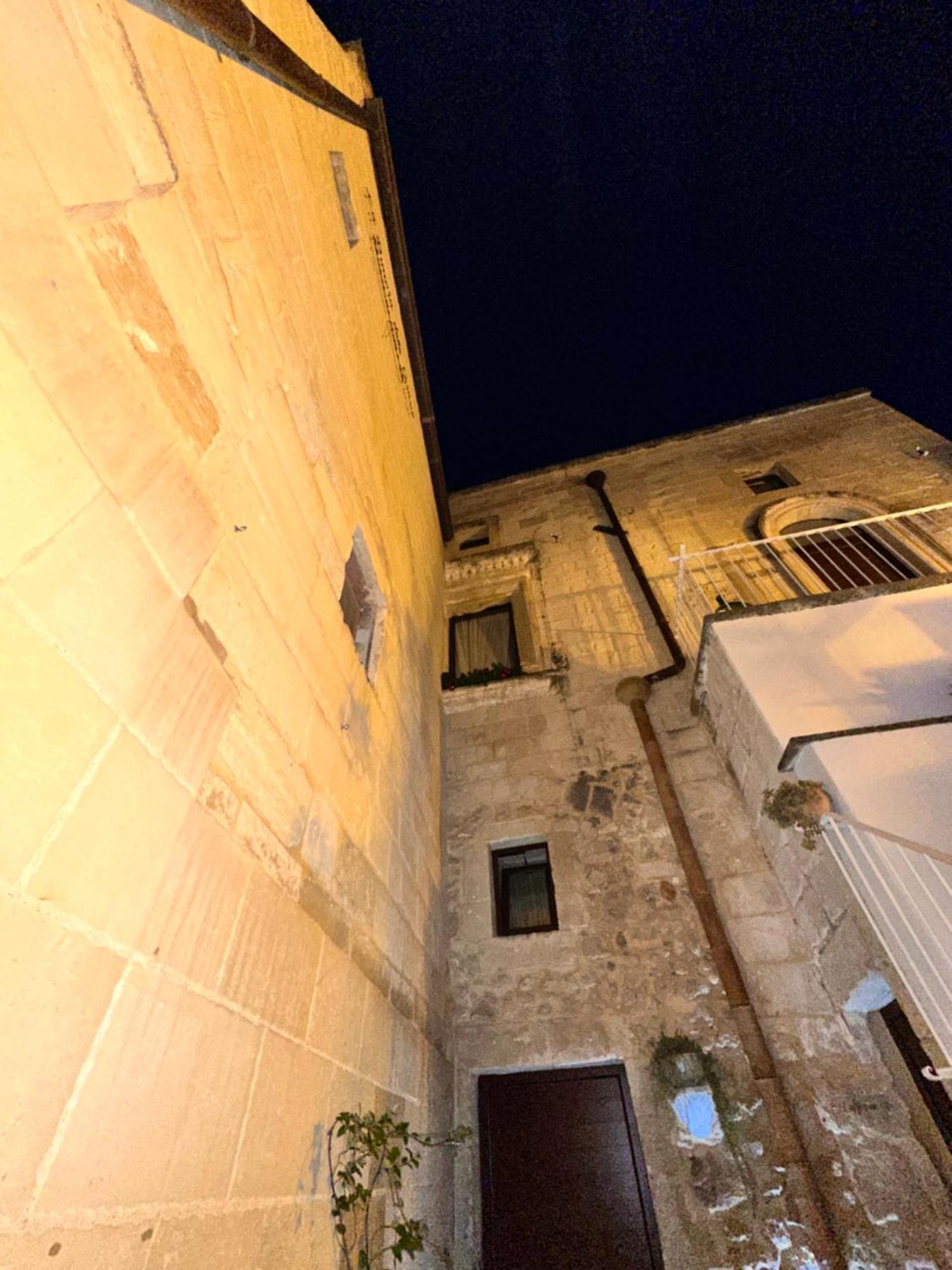 לינה וארוחת בוקר סן צ'זריו די לצ'ה La Dimora Delle Grazie מראה חיצוני תמונה