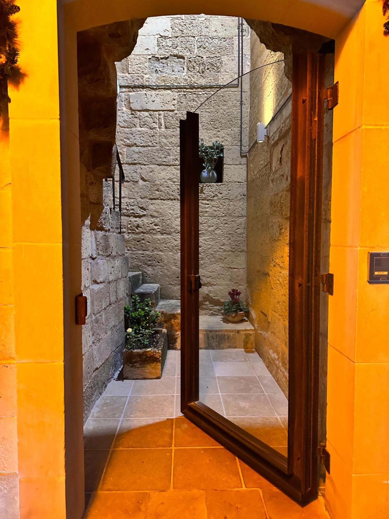לינה וארוחת בוקר סן צ'זריו די לצ'ה La Dimora Delle Grazie מראה חיצוני תמונה