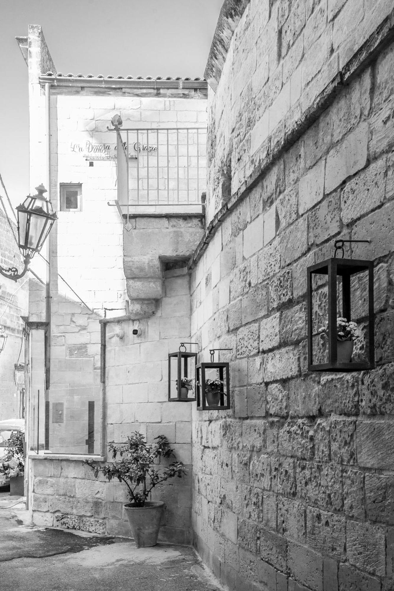 לינה וארוחת בוקר סן צ'זריו די לצ'ה La Dimora Delle Grazie מראה חיצוני תמונה