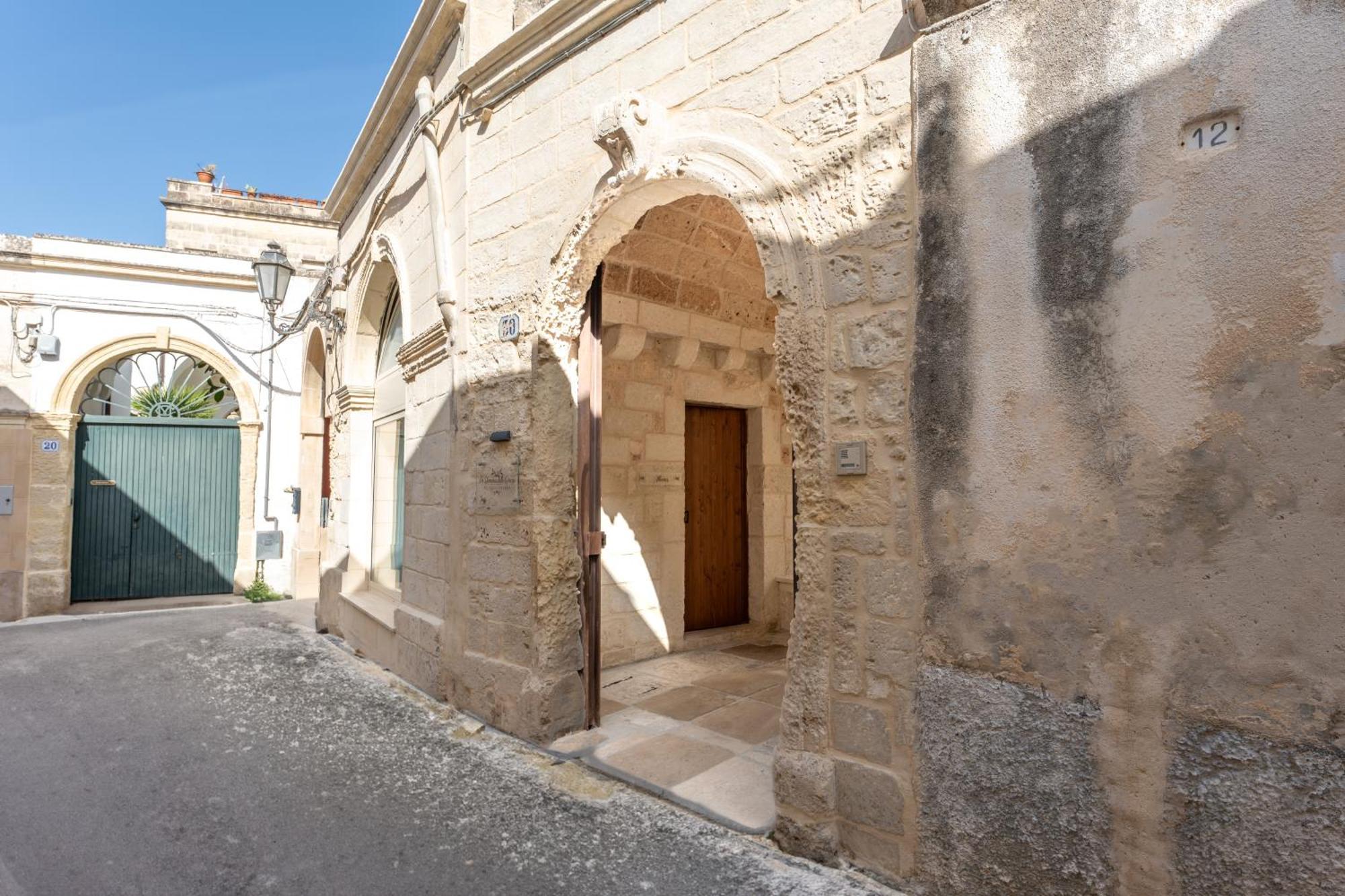 לינה וארוחת בוקר סן צ'זריו די לצ'ה La Dimora Delle Grazie מראה חיצוני תמונה