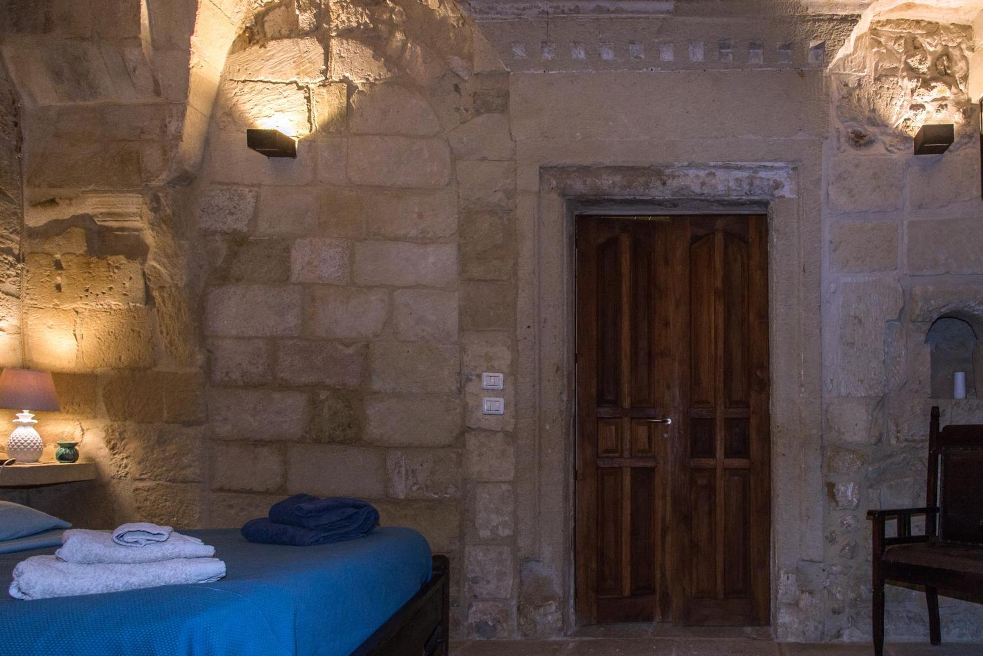 לינה וארוחת בוקר סן צ'זריו די לצ'ה La Dimora Delle Grazie מראה חיצוני תמונה